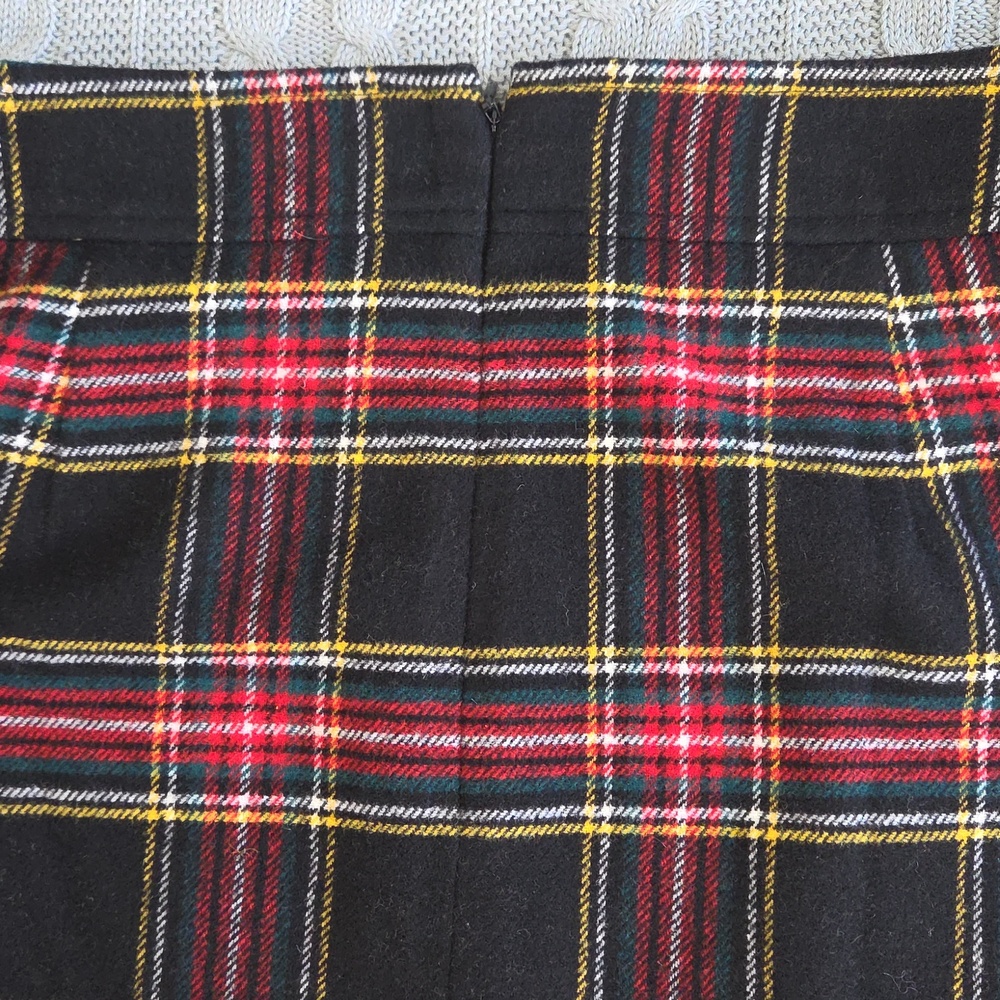 J Crew Plaid Mini Skirt Size 12 Red Black Tartan EUC - Picture 7 of 7